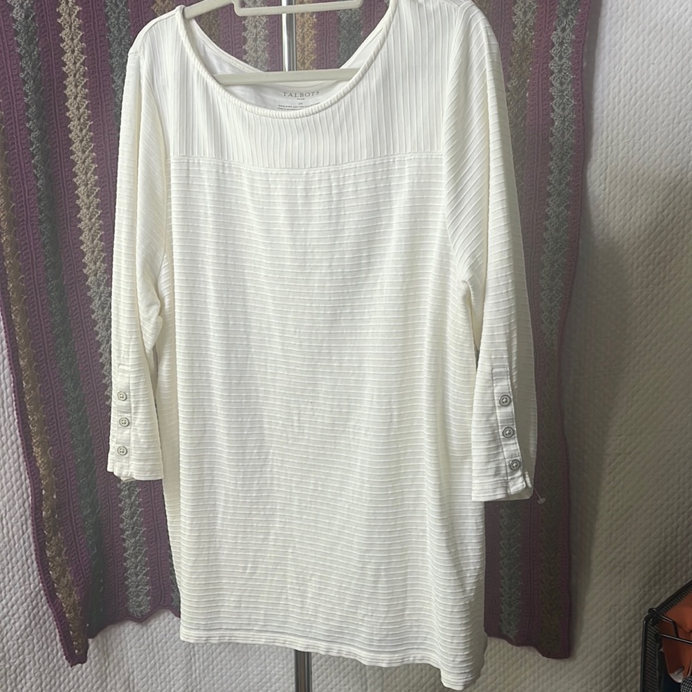 Talbot PLUS 100 Pima Cotton. Ribbed winter white top with enameled buttons
